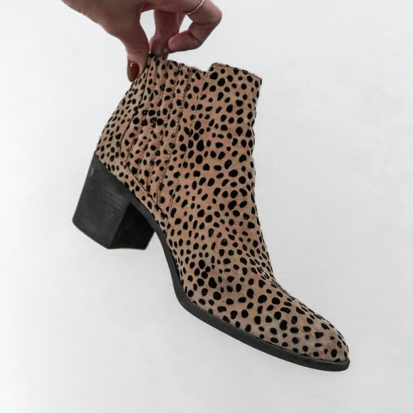 QUPID Mystique Cheetah Ankle Boot - Picture 2 of 2